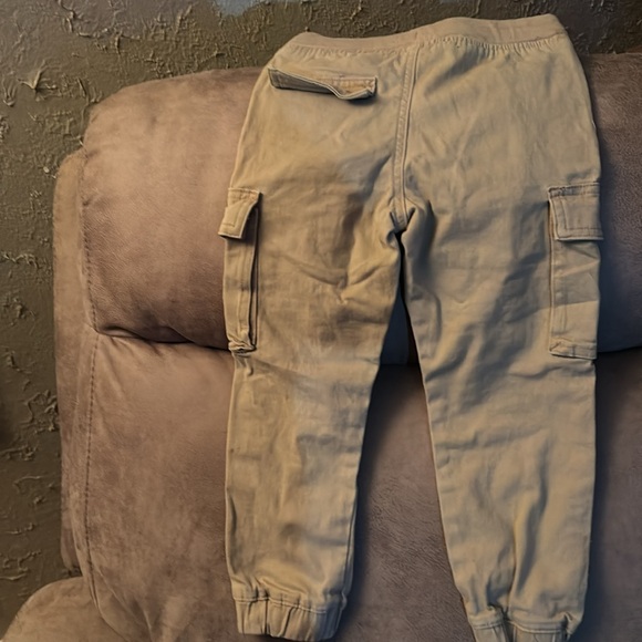 Boys size 4, tan colored. Like new condition. - Picture 2 of 3